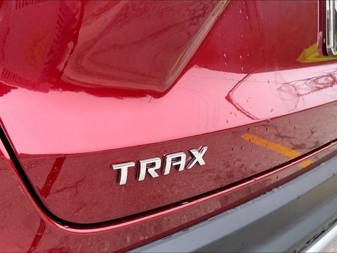 Used 2025 Chevrolet Trax LT w/ LT Convenience Package image 29