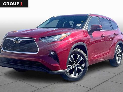 Used 2020 Toyota Highlander XLE image 1