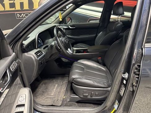 Used 2022 Hyundai Palisade Calligraphy w/ Winter Package image 4