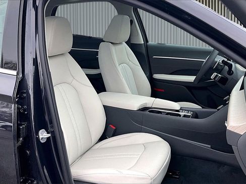 New 2026 Hyundai Sonata Limited image 8