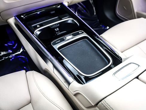 New 2026 Mercedes-Benz GLB 250 image 6