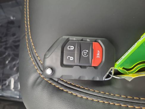 New 2025 Jeep Wrangler Unlimited Rubicon 392 image 28