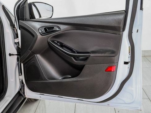 Used 2017 Ford Focus S FWD image 38