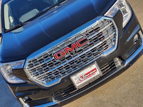 Used 2022 GMC Terrain Denali w/ Black Diamond Edition image 14