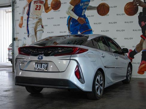 Used 2019 Toyota Prius Prime Premium FWD image 24