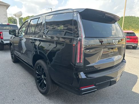 Used 2026 Cadillac Escalade Platinum Sport w/ LPO, ONYX Package AWD/4WD image 4