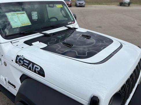 Used 2026 Jeep Wrangler Unlimited Sport AWD/4WD image 6
