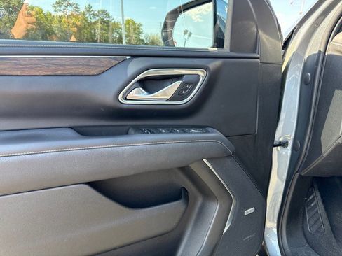 Used 2021 Chevrolet Suburban Premier image 27