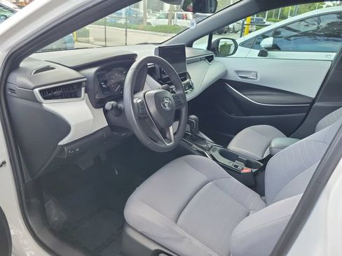 Used 2025 Toyota Corolla SE w/ Convenience Package FWD image 11