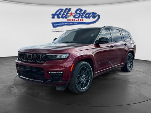 Used 2024 Jeep Grand Cherokee L Summit w/ Advanced Protech Group IV AWD/4WD image 3