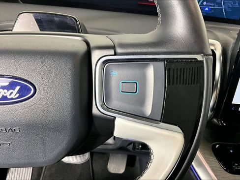 Used 2025 Ford Expedition Platinum AWD/4WD image 19