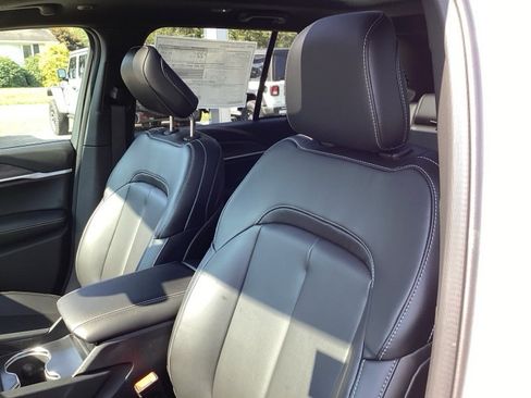 New 2025 Jeep Grand Cherokee Limited image 28