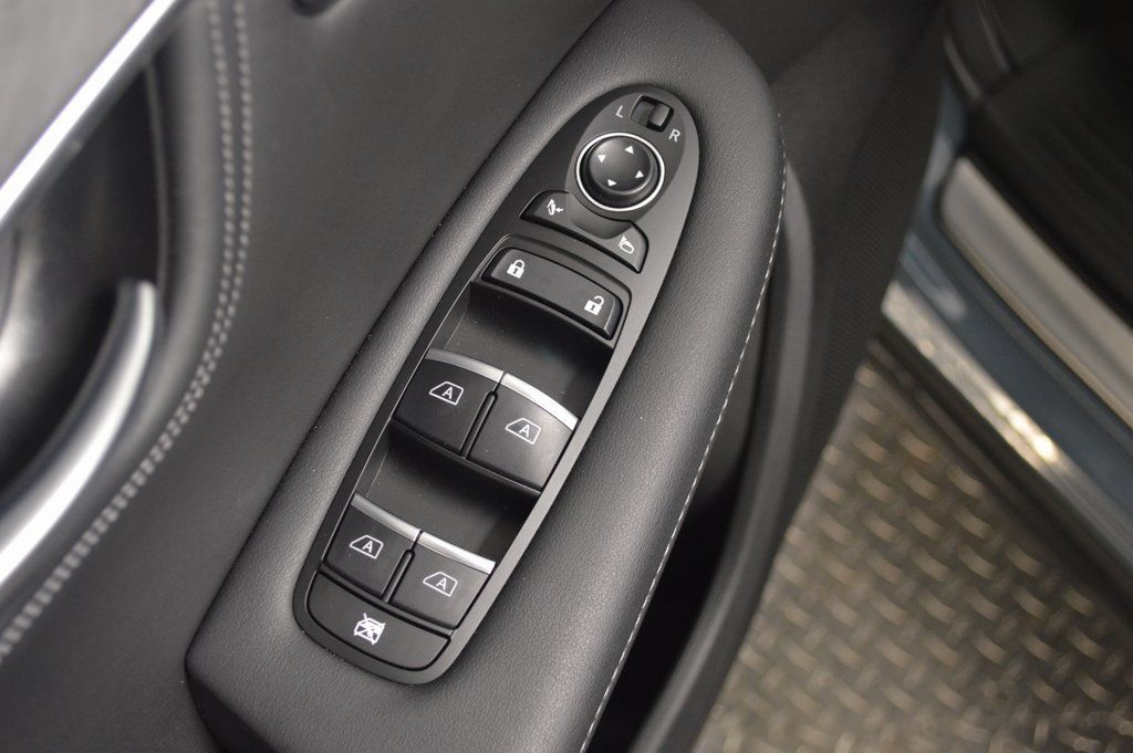 New 2025 INFINITI QX55 Sensory w/ Lighting Package AWD/4WD image 18