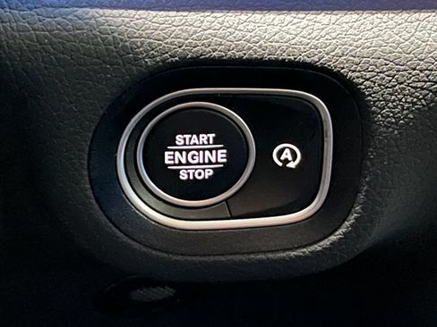 Used 2025 Mercedes-Benz GLE 350 4MATIC image 30