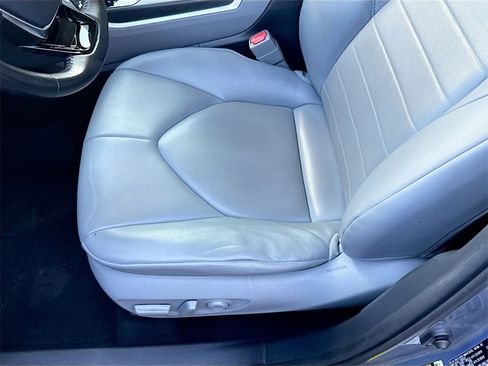 Used 2020 Toyota Highlander XLE image 21