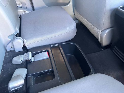 Used 2012 Toyota Tacoma PreRunner w/ SR5 Pkg RWD image 16