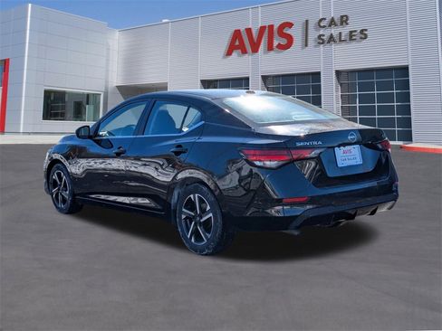 Used 2024 Nissan Sentra SV image 3