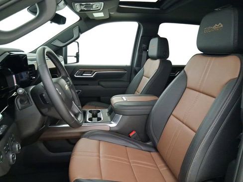 Used 2025 Chevrolet Silverado 2500 High Country w/ High Country Premium Package image 12