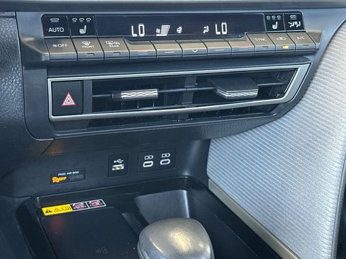 Certified 2025 Toyota Camry SE w/ Convenience Package FWD image 18
