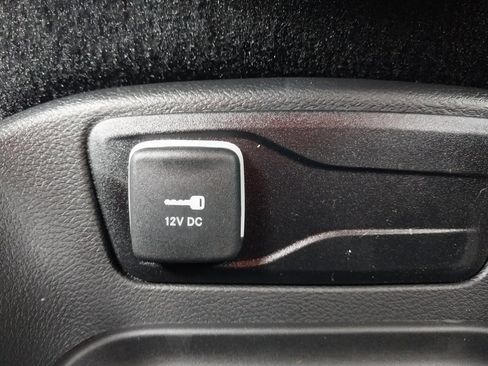 New 2026 Chrysler Voyager LX image 17