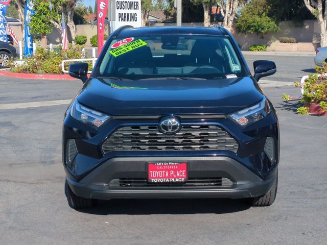 Used 2025 Toyota RAV4 XLE AWD/4WD image 2
