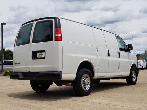 Used 2018 Chevrolet Express 2500 w/ Driver Convenience Package RWD image 6
