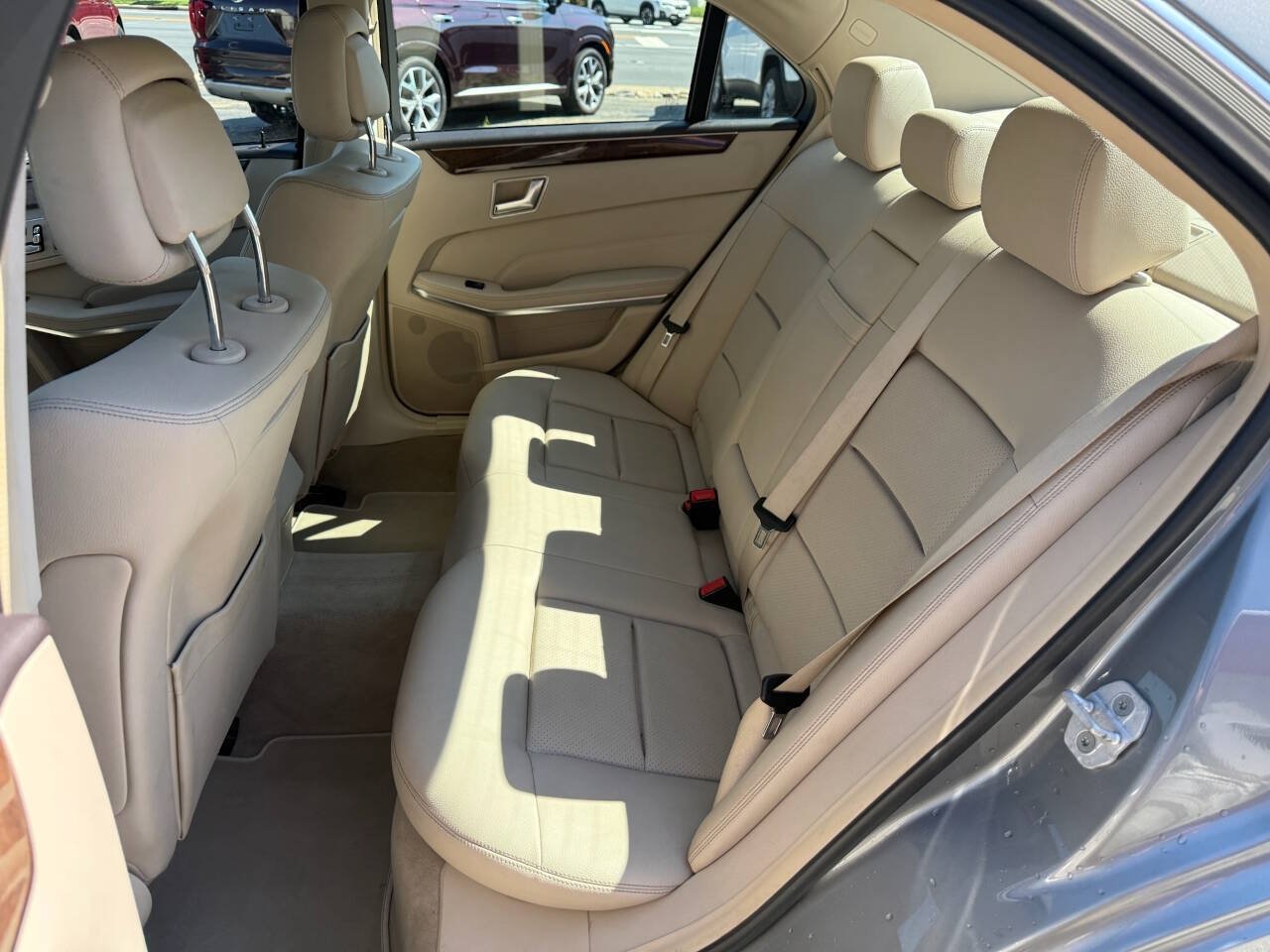 Used 2014 Mercedes-Benz E 350 4MATIC Sedan image 6