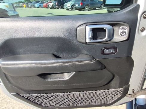 Used 2018 Jeep Wrangler Rubicon AWD/4WD image 10