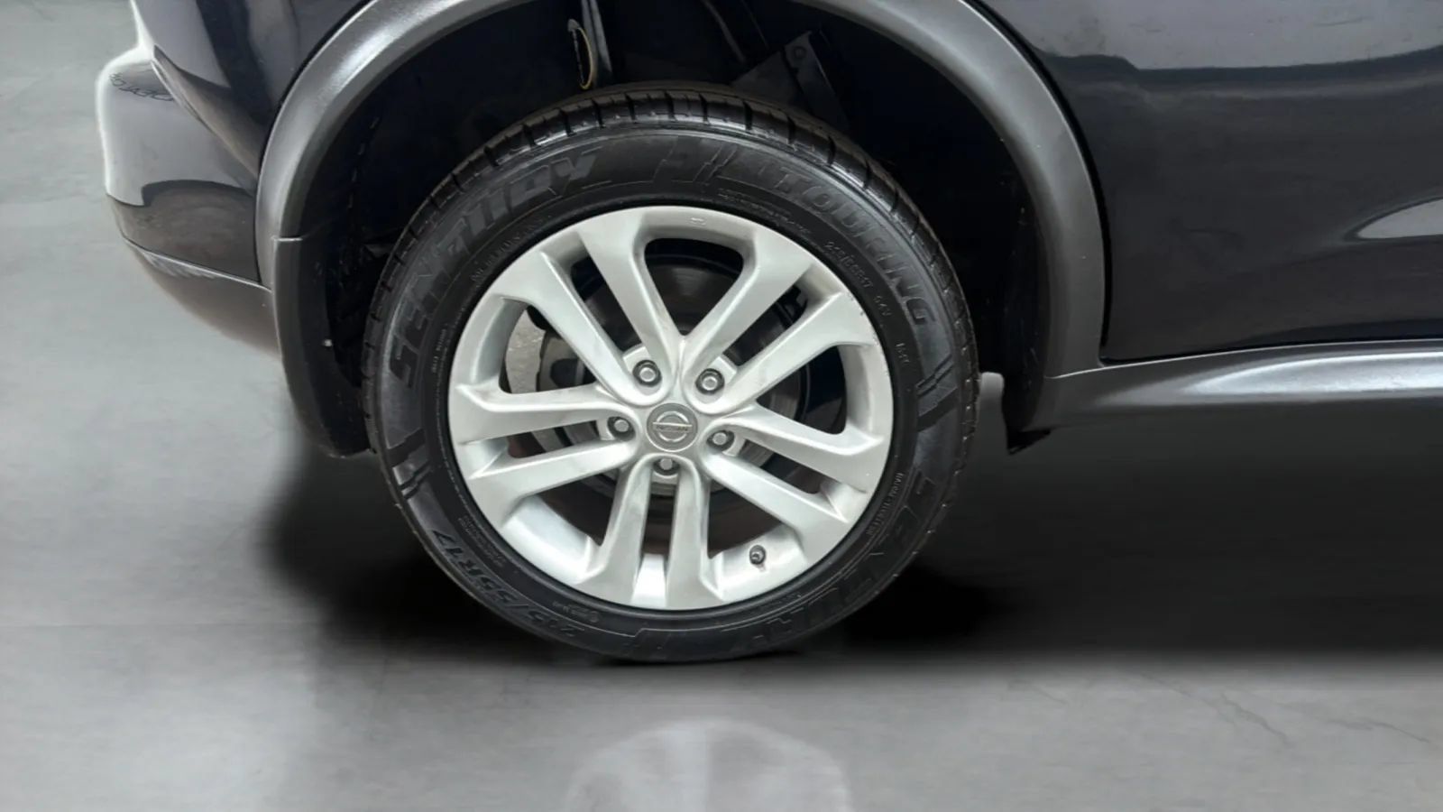 Used 2013 Nissan Juke S FWD image 25
