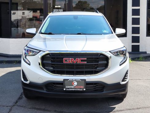 Used 2018 GMC Terrain SLE w/ Driver Convenience Package AWD/4WD image 3