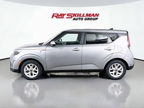 Used 2024 Kia Soul LX w/ Option Group 015 FWD image 4