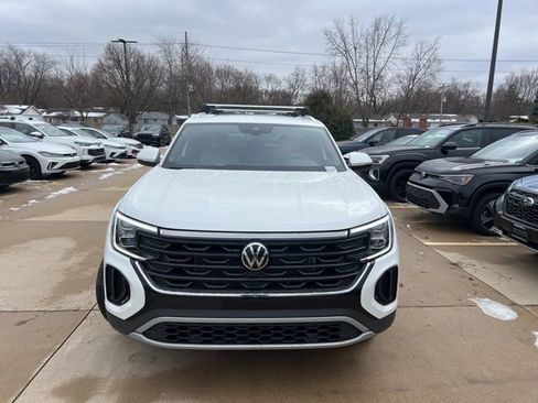 New 2026 Volkswagen Atlas Cross Sport SE AWD/4WD image 2