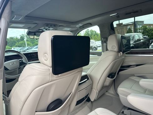 Certified 2026 Cadillac Escalade Platinum Sport w/ LPO, ONYX Package AWD/4WD image 22