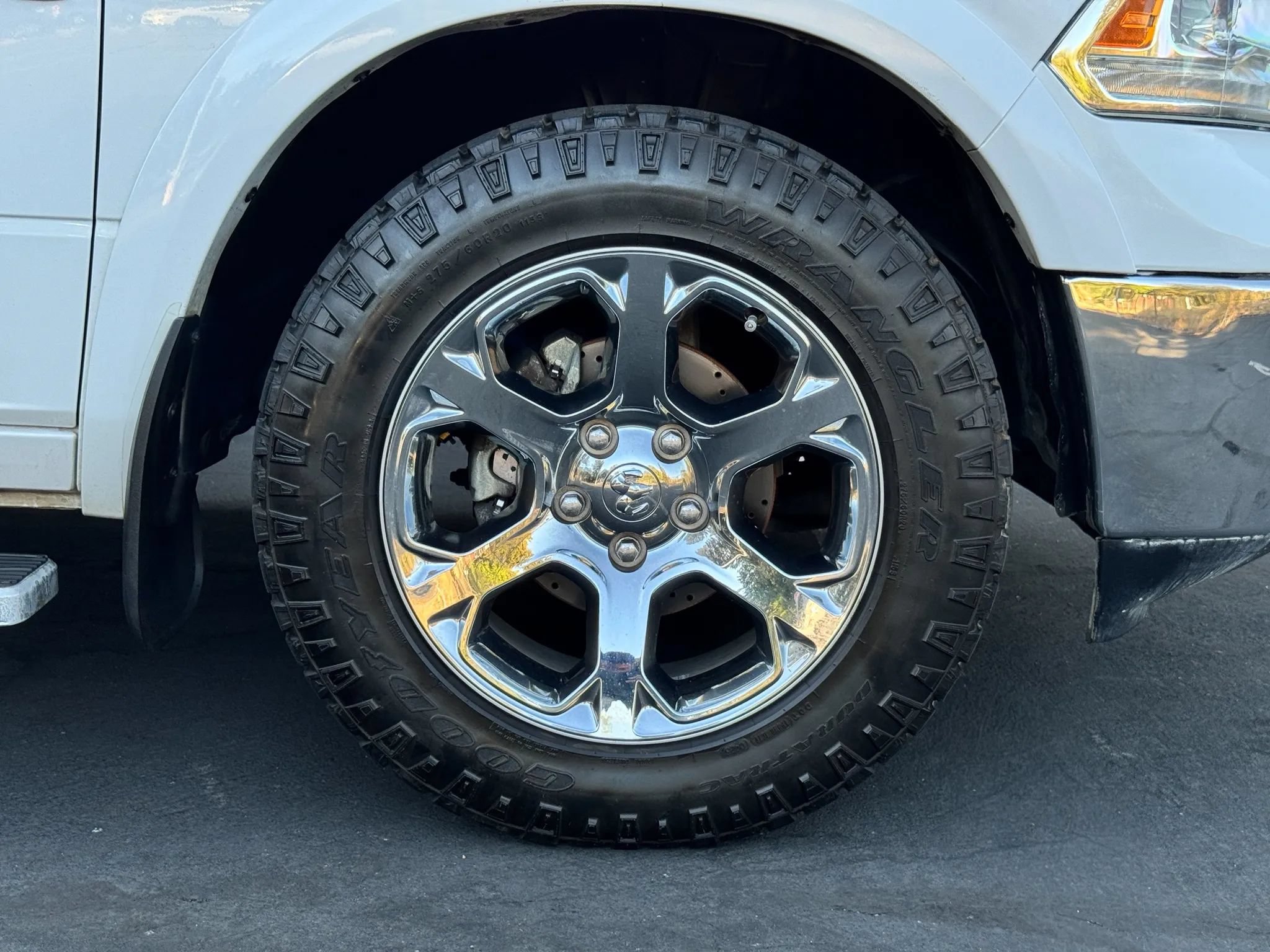 Used 2017 RAM 1500 Laramie w/ Convenience Group AWD/4WD image 15