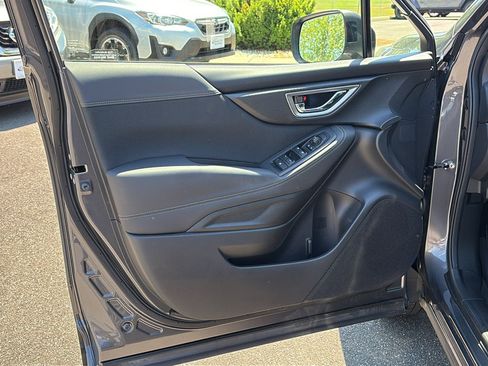 Used 2023 Subaru Forester Premium AWD/4WD image 8