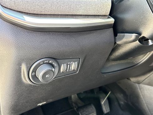 Used 2022 Jeep Compass Latitude w/ Convenience Group AWD/4WD image 18