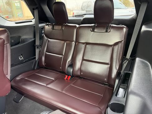 Used 2025 Ford Explorer Platinum w/ LUX Leather Package image 6