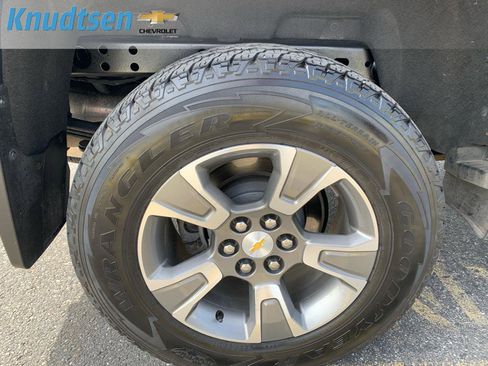 Used 2019 Chevrolet Colorado Z71 AWD/4WD image 11