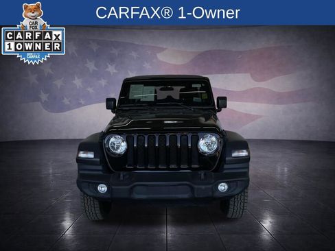 Used 2022 Jeep Wrangler Unlimited Sport image 2