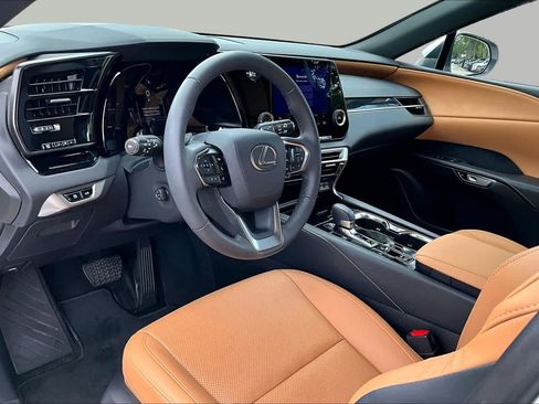 Used 2025 Lexus RX 350 FWD w/ Technology Package image 18