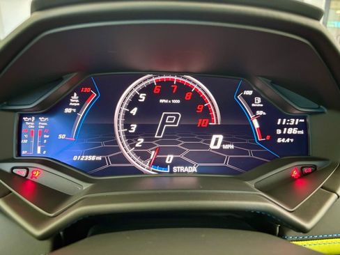 Used 2022 Lamborghini Huracan EVO RWD image 12
