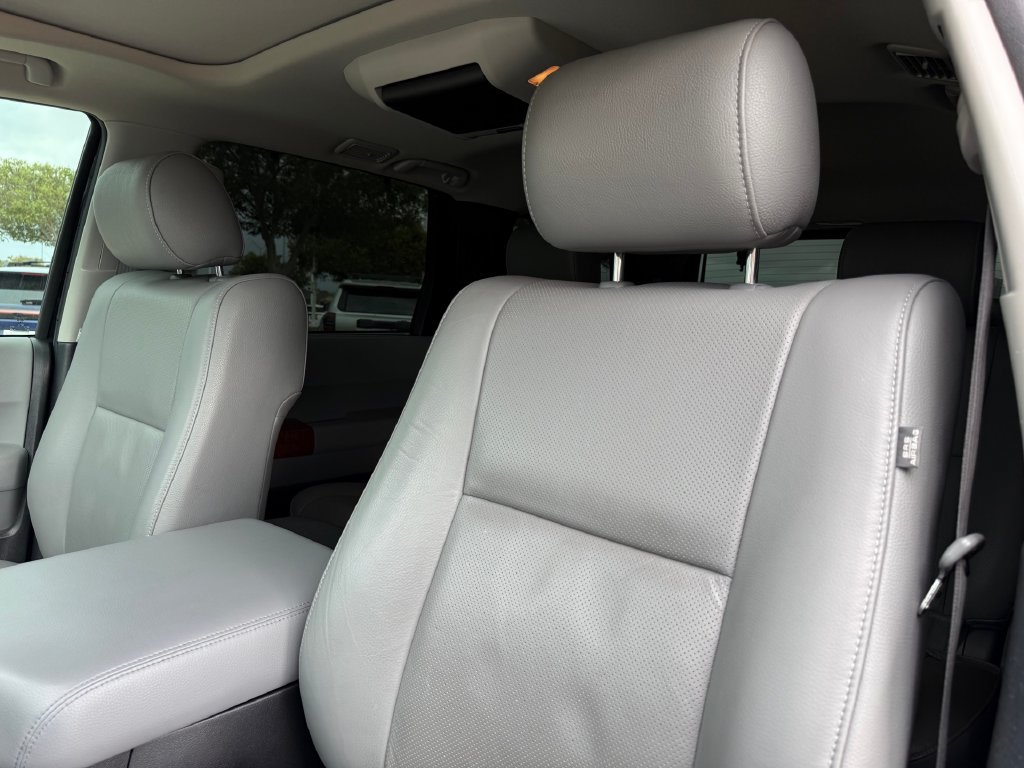 Used 2020 Toyota Sequoia Platinum AWD/4WD image 11