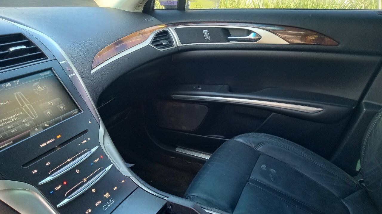 Used 2015 Lincoln MKZ w/ Equipment Group 101A Select FWD image 18