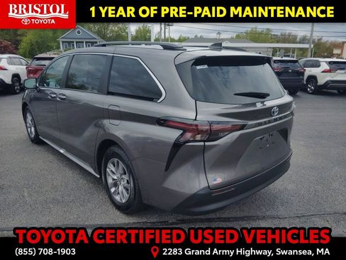 Used 2024 Toyota Sienna XLE FWD image 5