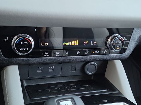 New 2026 Mitsubishi Outlander SE image 19