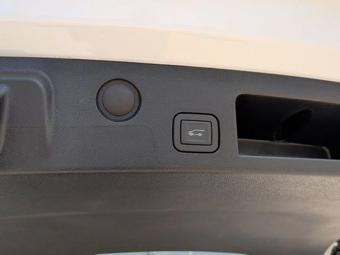 New 2026 GMC Terrain Denali w/ LPO, Floor Liner Package AWD/4WD image 40