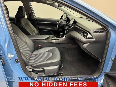 Used 2023 Toyota Camry SE image 19