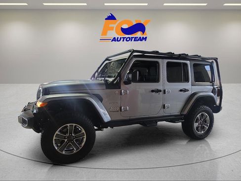 Used 2020 Jeep Wrangler Unlimited Sahara AWD/4WD image 2