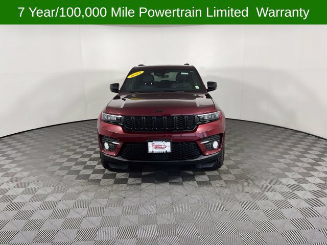 Used 2025 Jeep Grand Cherokee Altitude AWD/4WD image 2