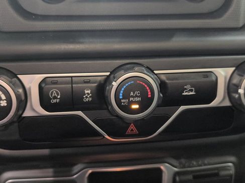 Used 2021 Jeep Wrangler Sport AWD/4WD image 13